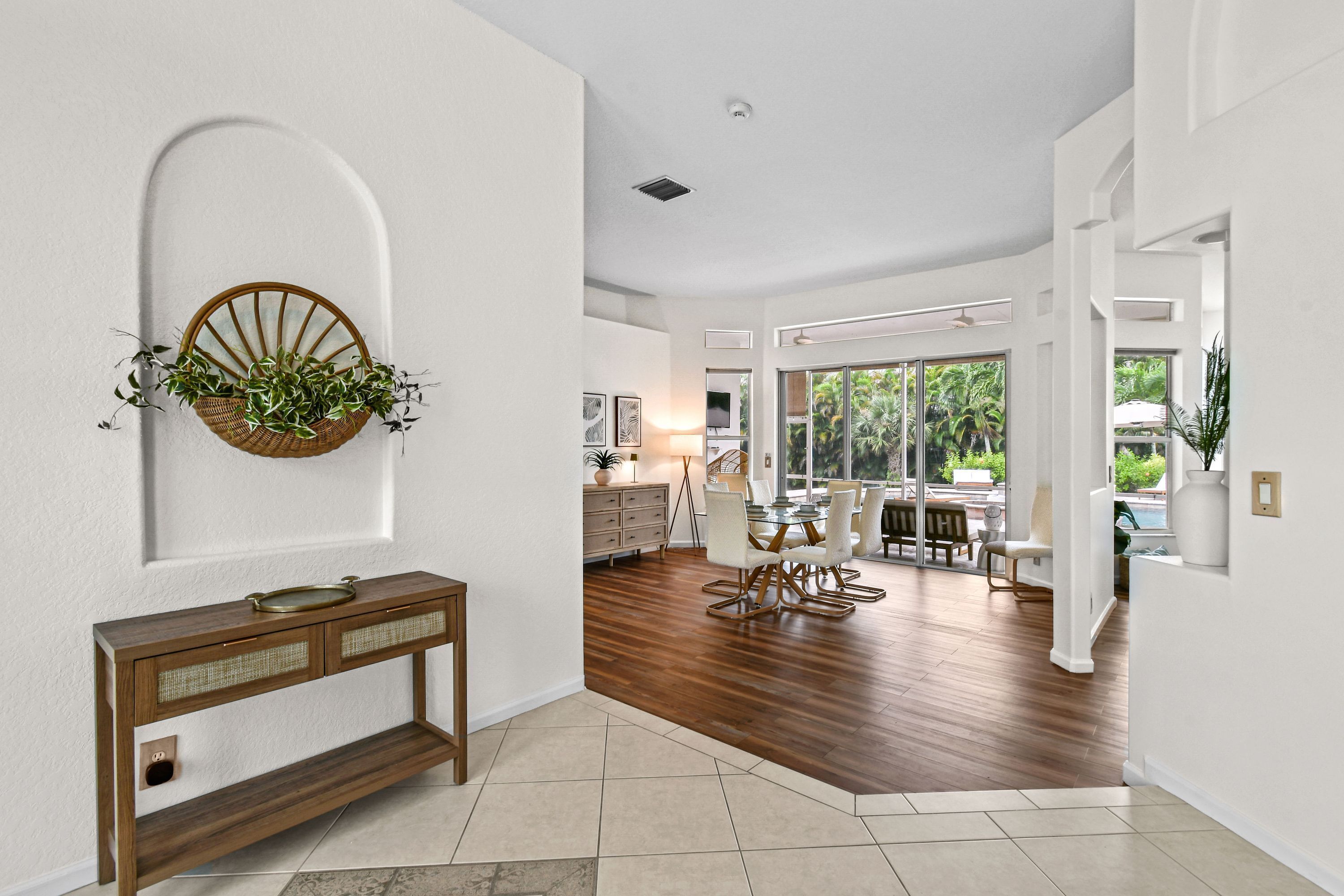 House | 4 bedrooms, desk, soundproofing