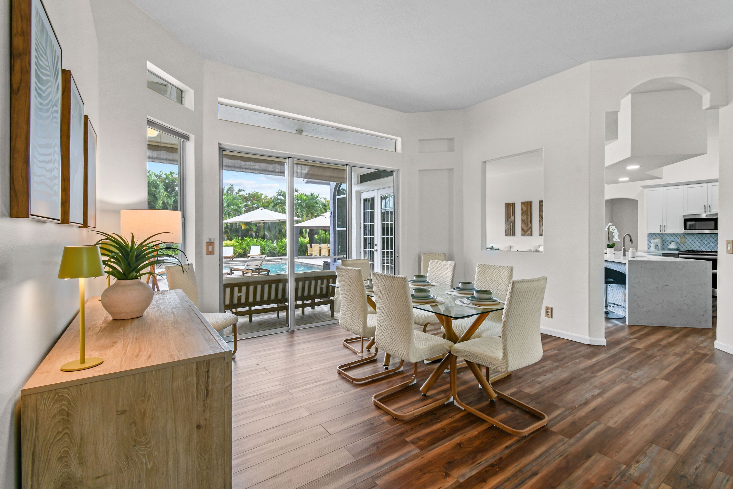 House | 4 bedrooms, desk, soundproofing