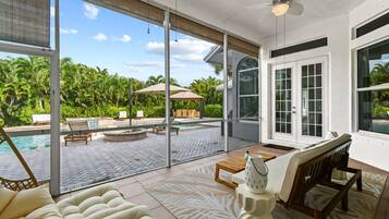 Nhà | 4 phòng ngủ, phòng cách âm