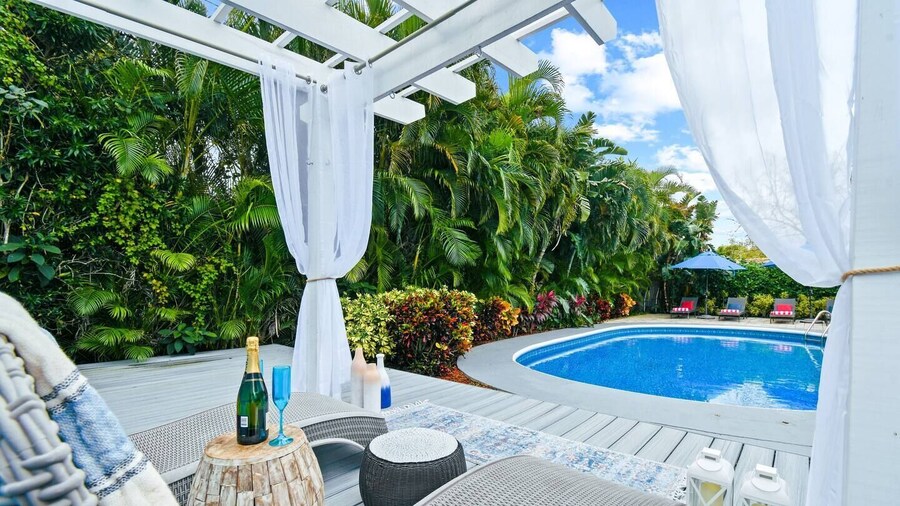 NEW Home w Guest Suite Pool Near PGA Beach