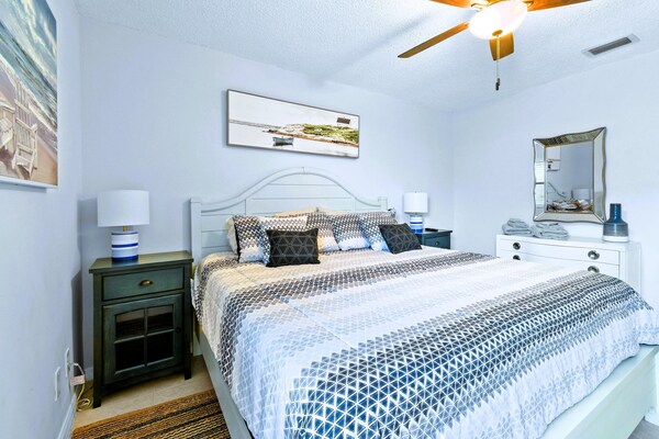 Luxury Sleeps 12 Kings Pool 2 Hot Tubs - West Palm Beach, FL