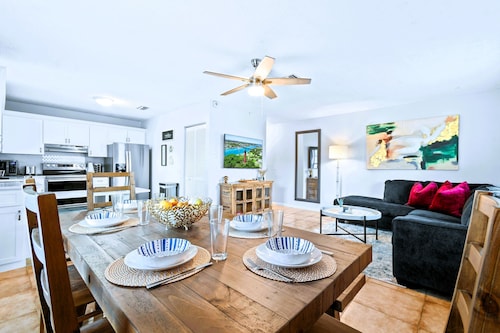 Luxury Sleeps 12 Kings Pool 2 Hot Tubs