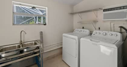 What s So Addictive About This Green House