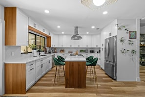 House | 5 bedrooms - What s So Addictive About This Green House (West Palm Beach)