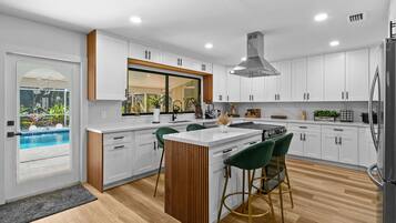 House | 5 bilik tidur