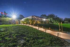 House | 5 bedrooms - What s So Addictive About This Green House (West Palm Beach)