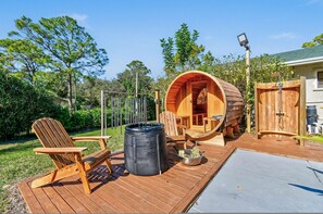 House | 5 bedrooms - What s So Addictive About This Green House (West Palm Beach)