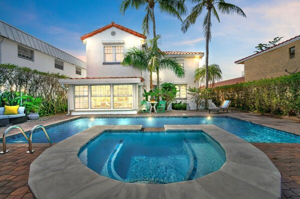 6 bedrooms - 1926 Mediterranean Home With Heated Pool Sleeps 12 (West Palm Beach)