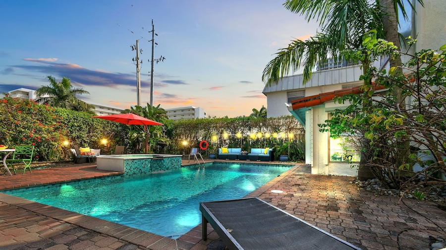 1926 Mediterranean Home With Heated Pool Sleeps 12