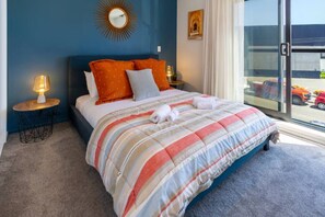 3 bedrooms, desk, iron/ironing board, WiFi