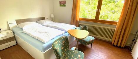 1 bedroom, WiFi, bed sheets