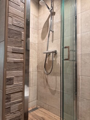 Towels, toilet paper - Chalet with privacy and garden near Leeuwarden (Jelsum)