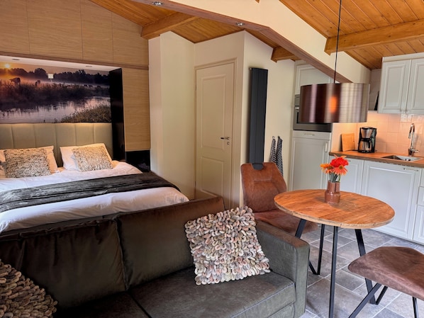 1 bedroom, WiFi, bed sheets