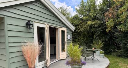 Chalet with privacy and garden near Leeuwarden