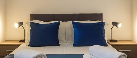 2 habitaciones, tabla de planchar con plancha y wifi gratis