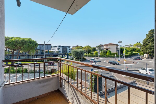 Property grounds - Apartment 'Gardavoyager' with Lake View, Balcony and Air Conditioning (Peschiera del Garda)