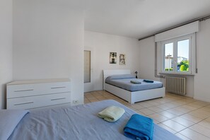 2 bedrooms, bed sheets
