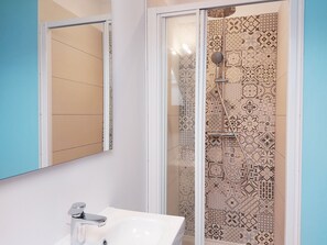 Bathroom - Authentic house for 10 people, Beauce (Moutiers)