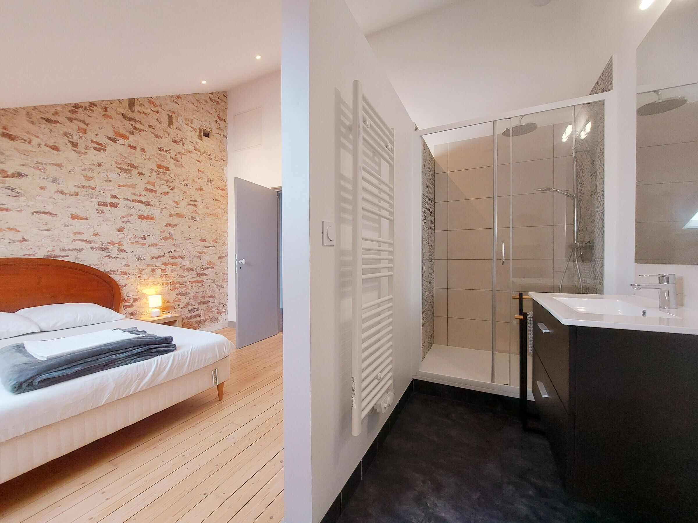 5 Schlafzimmer, kostenloses WLAN, Bettwäsche