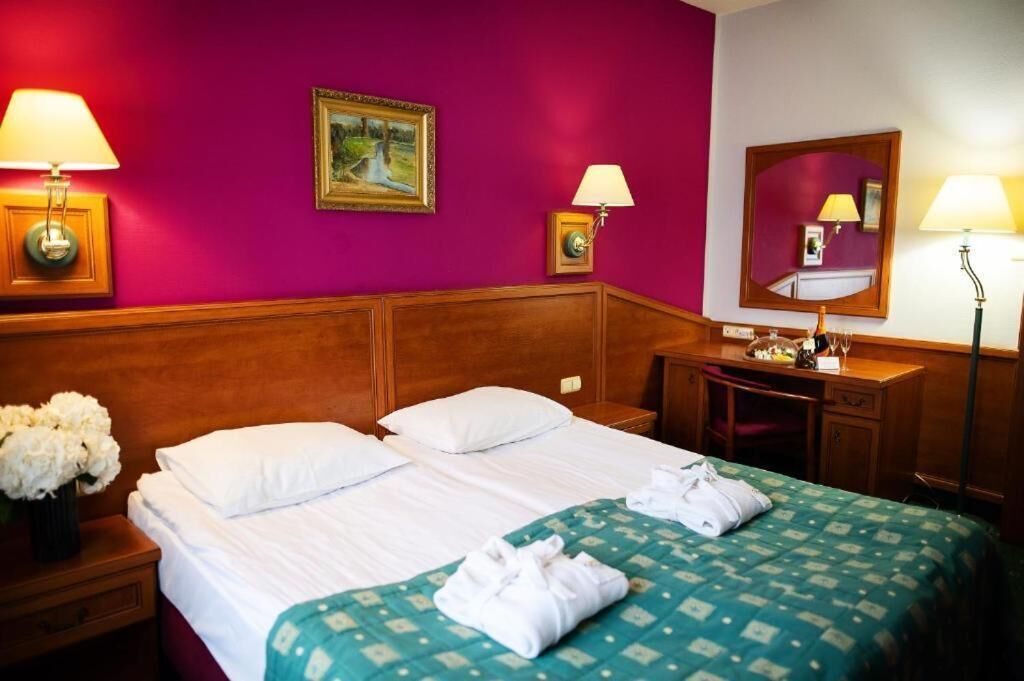 Double Room | Iron/ironing board, free WiFi