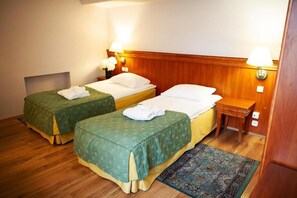 Apartment | Iron/ironing board, free WiFi - Hotel Pietrak (Gniezno)