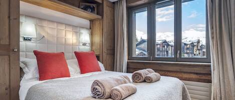 3 عدّة غرف نوم وواي فاي مجانًا وملاءات أسرّة