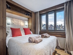 3 bedrooms, free WiFi, bed sheets