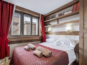 4 bedrooms, free WiFi, bed sheets