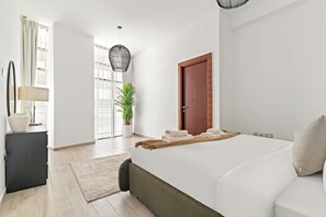 Classic Apartment | Desk, iron/ironing board, free WiFi