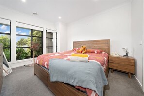 4 chambres, bureau, fer et planche à repasser, Wi-Fi