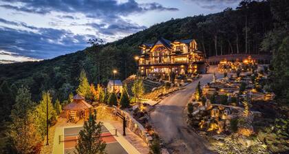 Grande Majestic ~ Pickleball ~ Mini Golf ~ Duck Bowling ~ Pool ~ Sleeps 40!