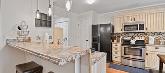 Cozy Heber getaway, pet ok, sleeps 9, BBQ, firepit