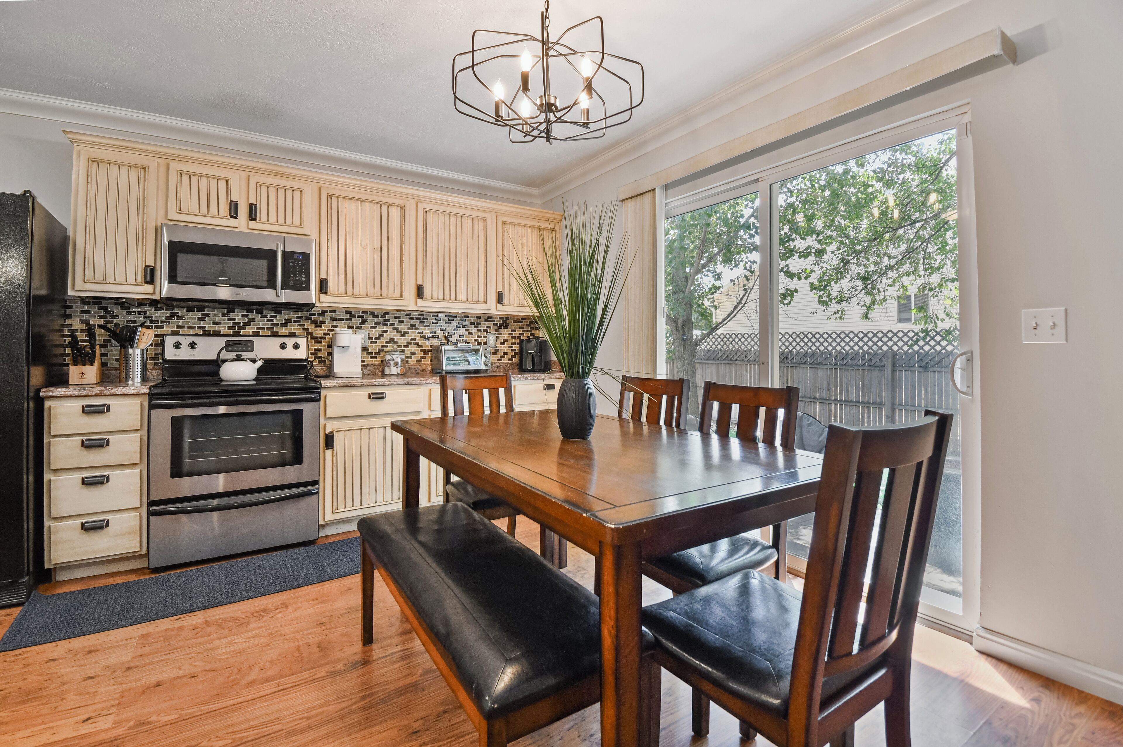 冰箱、微波炉、烤箱、炉灶