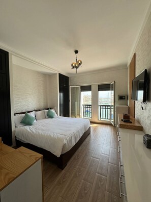 Apartment, 1 Bedroom, Smoking, Patio | 1 bedroom