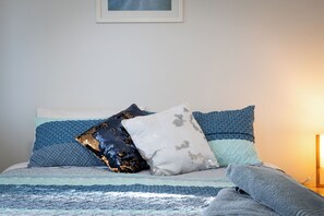 2 bedrooms, iron/ironing board, travel cot, free WiFi