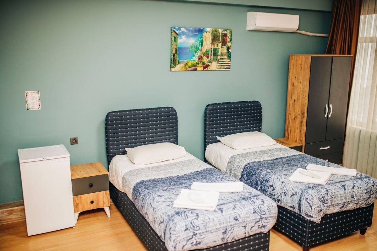 Economy Room | Desk, free WiFi
