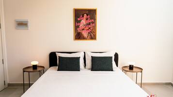 2 bedrooms, iron/ironing board, travel cot, WiFi