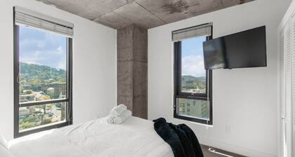 3BR Oasis with Skyline Views 12th Floor