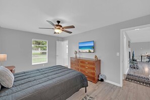 2 bedrooms, iron/ironing board, Internet, bed sheets