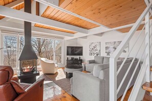 TV, fireplace, stereo