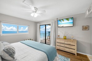 2 bedrooms, iron/ironing board, travel cot, free WiFi - Beachfront Regency Heated Pool, Tiki Bar & Hot Tub (Panama City Beach)