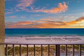 Property grounds - Beachfront Regency Heated Pool, Tiki Bar & Hot Tub (Panama City Beach)