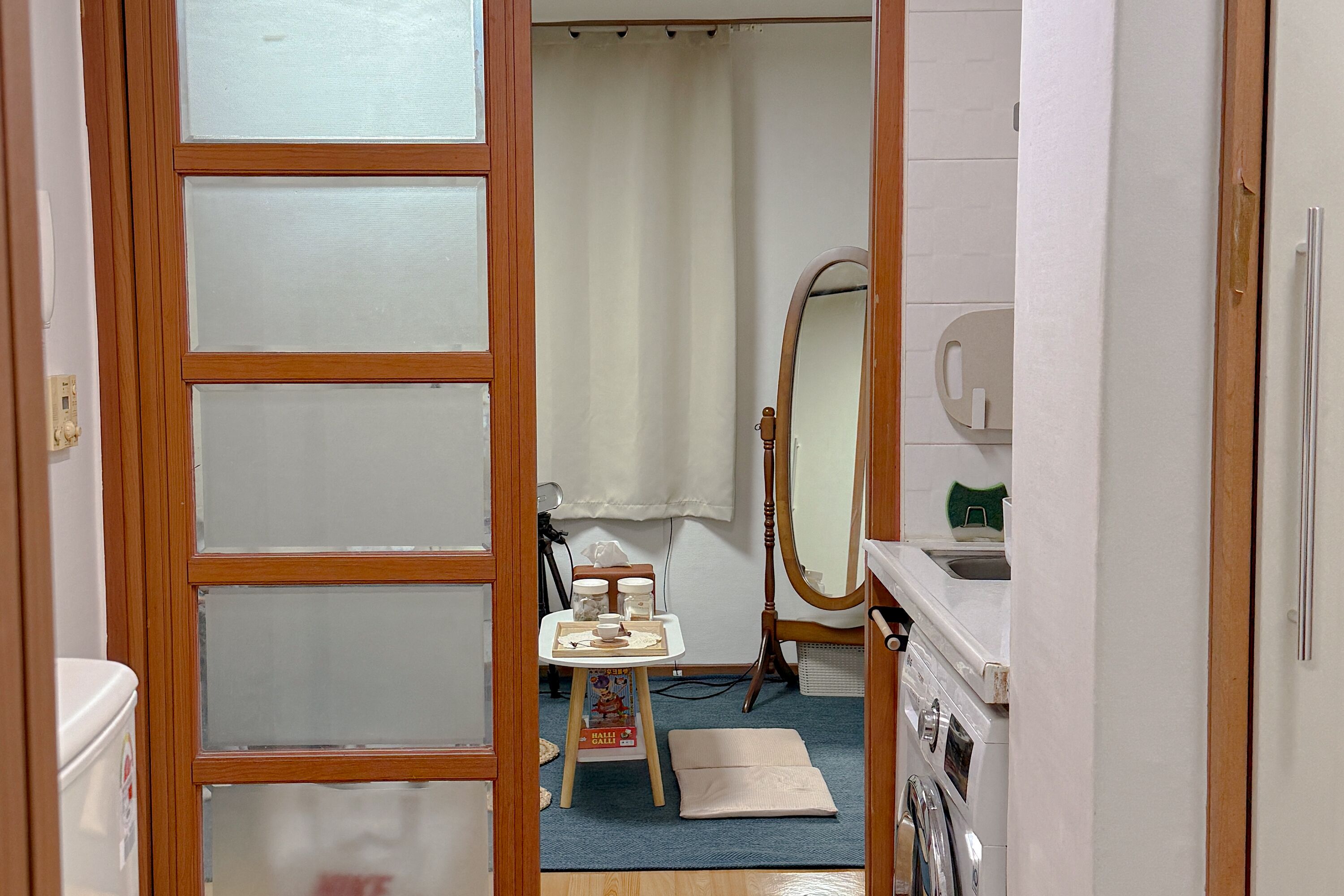 Classic-Doppelzimmer | Wohnbereich | 90-Zoll-Smart-TV mit Kabelempfang, Pay-TV, Fußbodenheizung