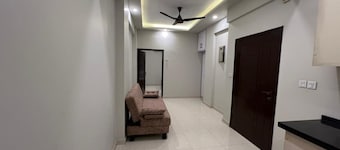 Prestige Comfort Apartments Separate Lounge With Newly Bath With Reception