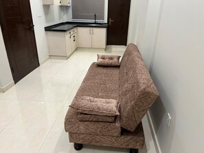 Apartment, 1 Bedroom, Accessible, Smoking | Interior