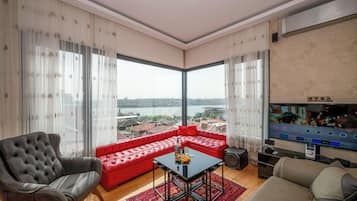 Chambre Luxe | Literie de qualité supérieure, coffres-forts dans les chambres, bureau