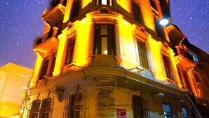 A historic building with multiple balconies and a starry night sky. - Flex O'pera Hotel (Istanbul)