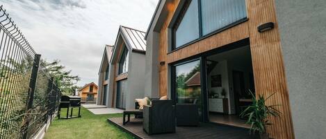 House | Terrace/patio