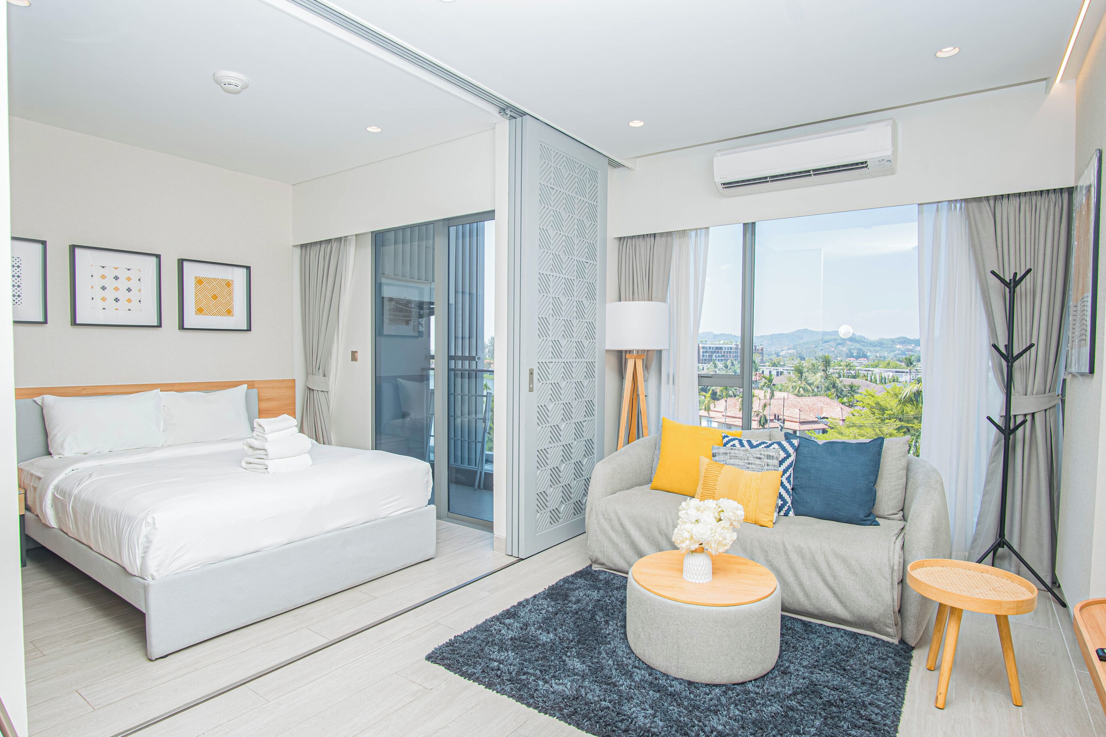 City Apartment, Balcony | Living area