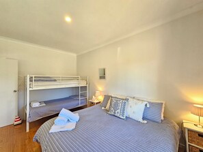 3 bedrooms, free WiFi, bed sheets